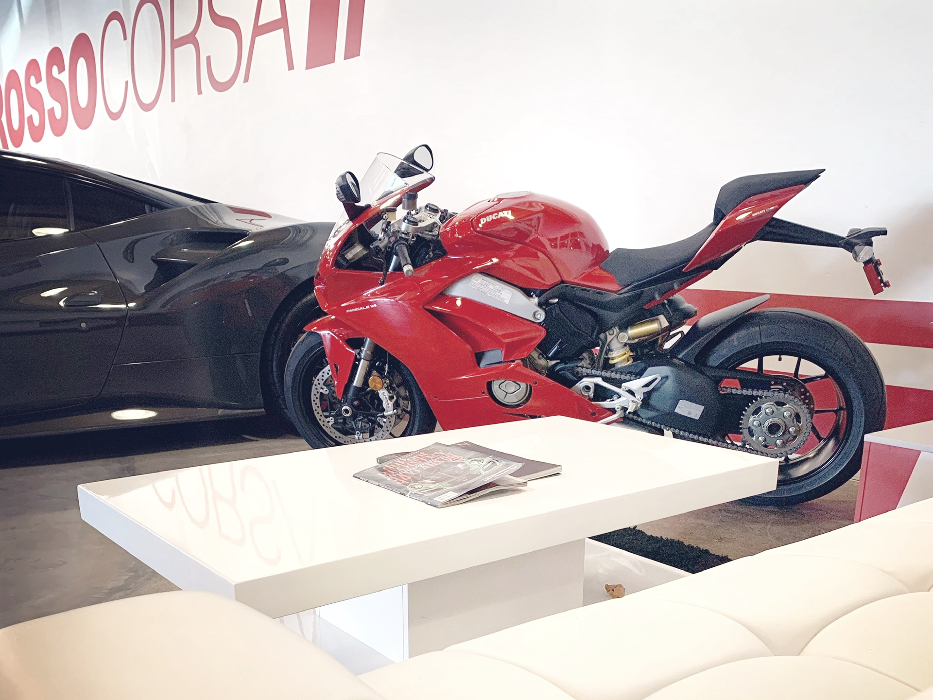 ROSSO CORSA SHOWROOM ROSSO CORSA SHOWROOM
